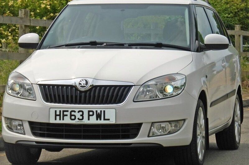Frozen white Used 2013 Skoda Fabia Elegance Estate | £7,995 - Image 1/1