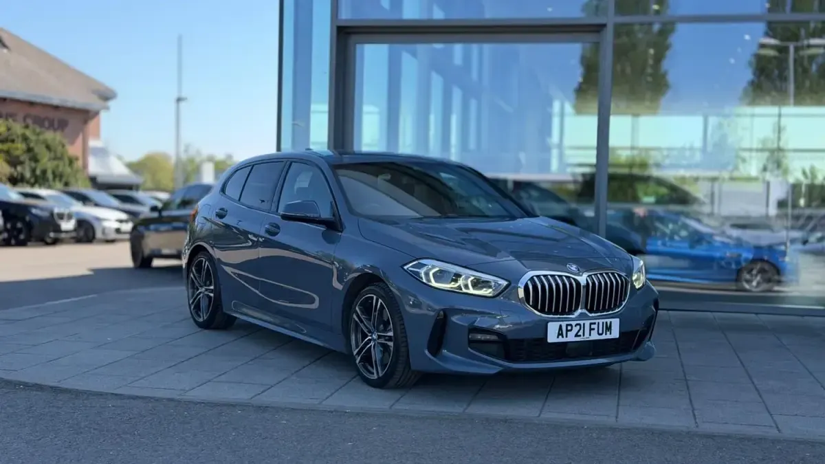 Begagnad BMW 120 M Sport 2021 Grå Halvkombi
