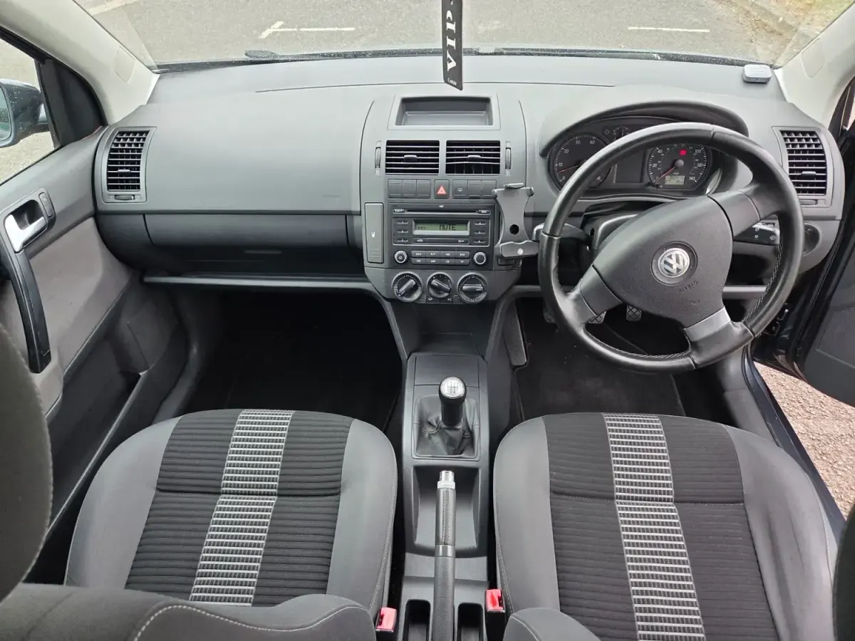 Usado VW Polo Match 80 HP (58 kW) 2008 Cinzento Citadino