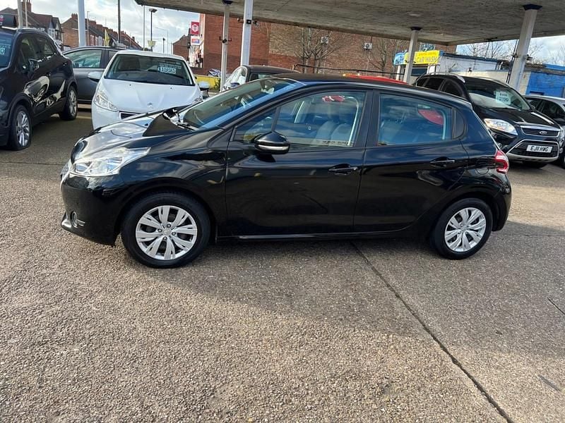 Used Peugeot 208 Access 2015 Black Hatchback