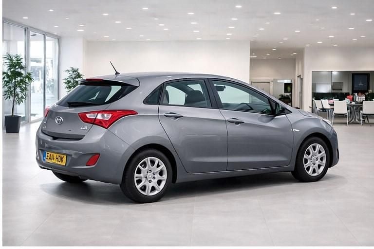 Used Hyundai i30 Classic 100 HP (73 kW) 2014 Grey Hatchback