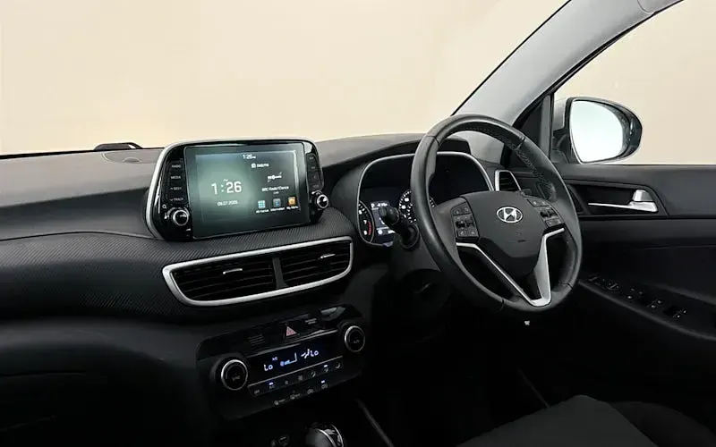 Used Hyundai Tucson SE 177 HP (130 kW) 2019 Silver SUV