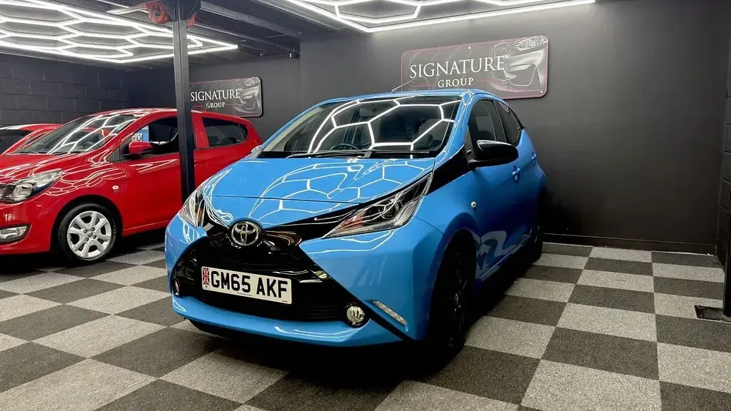 Used Toyota Aygo X-cite 68 HP (50 kW) 2015 Blue Hatchback