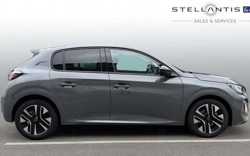Used Peugeot 208 Allure 101 HP (74 kW) 2025 Hatchback