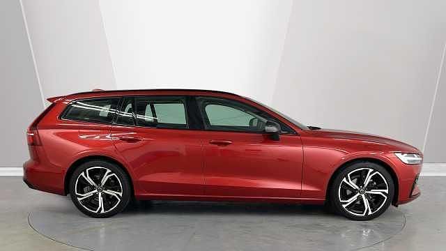 Used Volvo V60 Plus 194 HP (142 kW) 2025 Estate