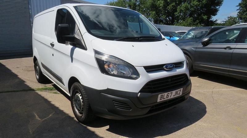 White Used 2017 Ford Transit Custom | £5,495 (Good price) - Image 1/4
