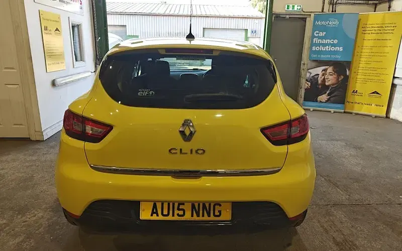 Used Renault Clio Dynamique 73 HP (53 kW) 2015 Hatchback