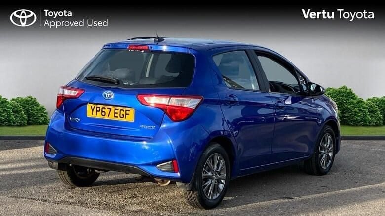 Blue Used 2018 Toyota Yaris Hybrid Hatchback | £12,070 (Fair price) - Image 1/3
