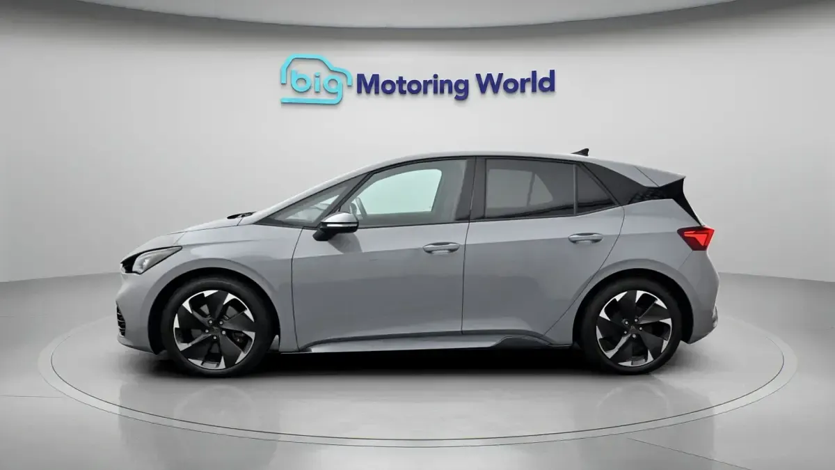 Begagnad Cupra Born e-Boost 169 kW (231 HK) 2025 Grå Halvkombi