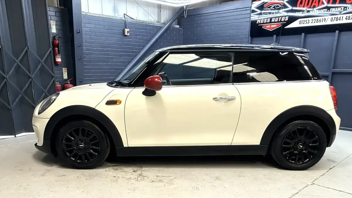 Used Mini Cooper Hatch 136 HP (100 kW) 2014 White Hatchback