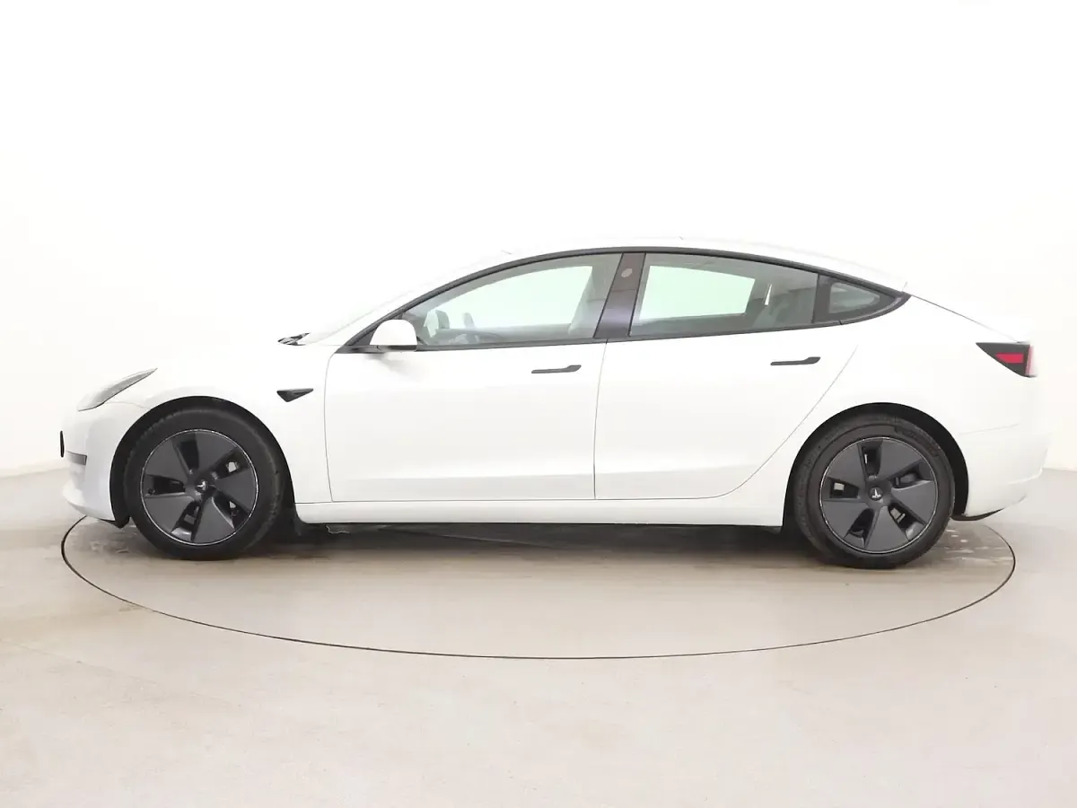 Used Tesla Model 3 Standard Range 208 kW (283 HP) 2021 White Sedan