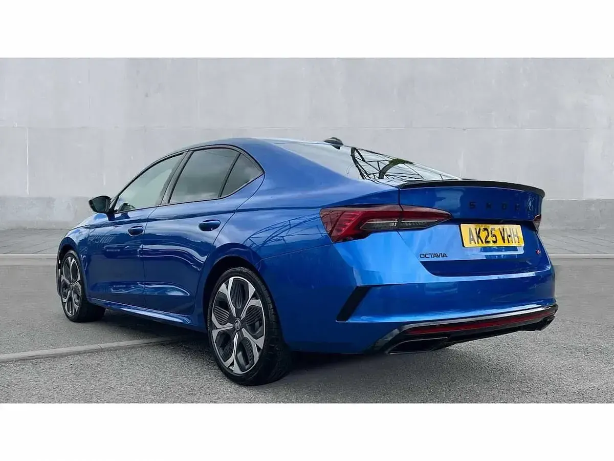 Used Skoda Octavia vRS 265 HP (194 kW) 2025 Race blue metallic Hatchback