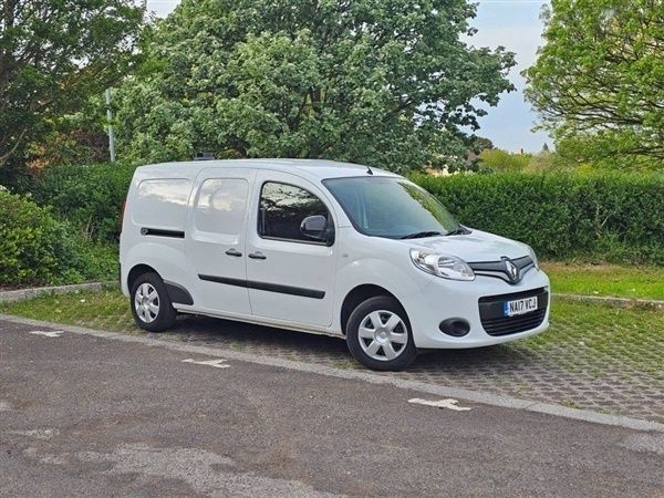 White Used 2017 Renault Kangoo Business MPV | £7,980 (A bit pricey) - Image 1/1