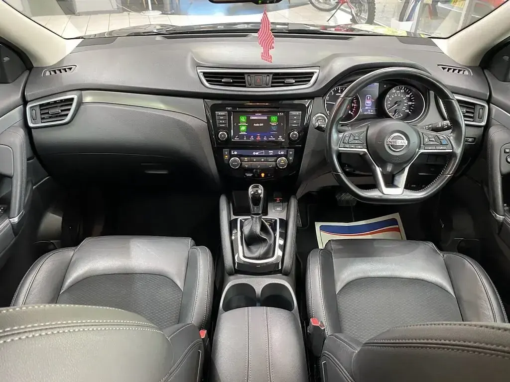 Used Nissan Qashqai S 160 HP (117 kW) 2020 Black SUV