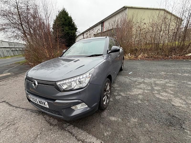 Used Ssangyong (KGM) Tivoli 115 HP (84 kW) 2015 Grey SUV