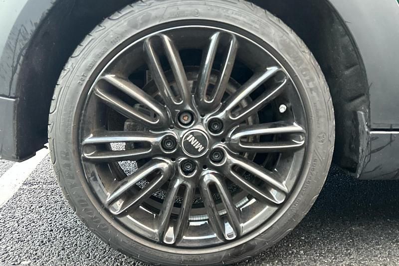 Used Mini Cooper Exclusive 136 HP (100 kW) 2022 Green Hatchback