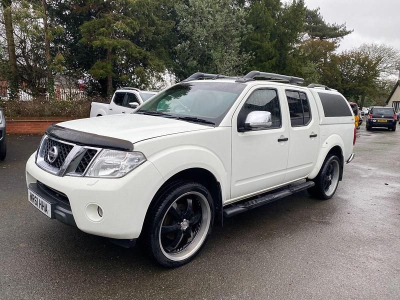 Used Nissan Navara Tekna 2011 White Pickup