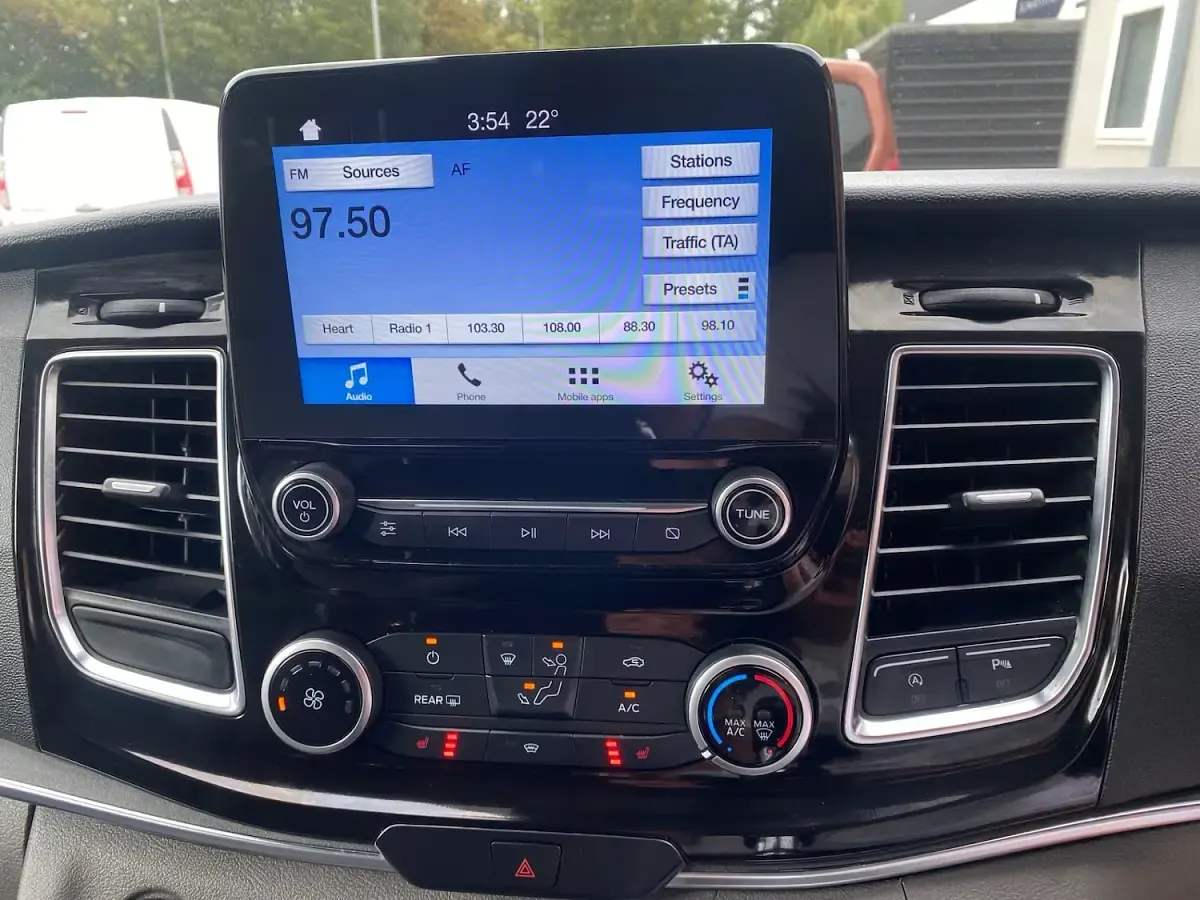 Used Ford Tourneo Custom Titanium 2019 Red Van