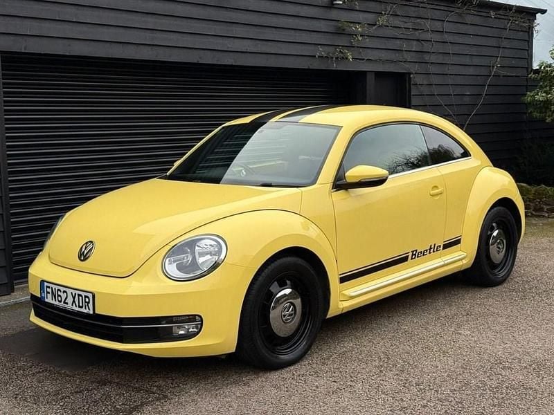 Used VW Beetle Design 105 HP (77 kW) 2012 Yellow Hatchback