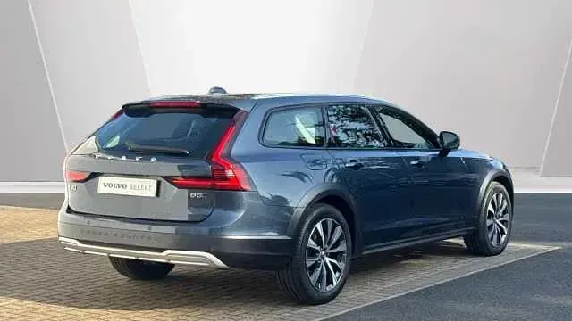 Used Volvo V90 CC 247 HP (181 kW) 2022 Estate