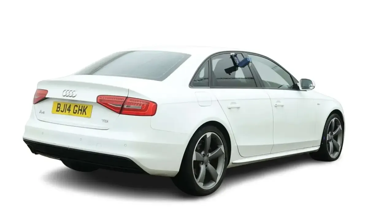 Used Audi A4 Black Edition 177 HP (130 kW) 2014 White Sedan