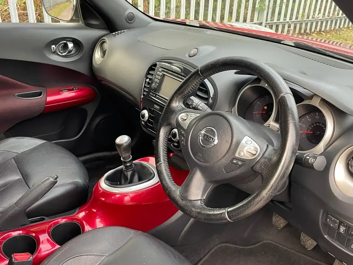 Used Nissan Juke Tekna 110 HP (80 kW) 2013 Red SUV
