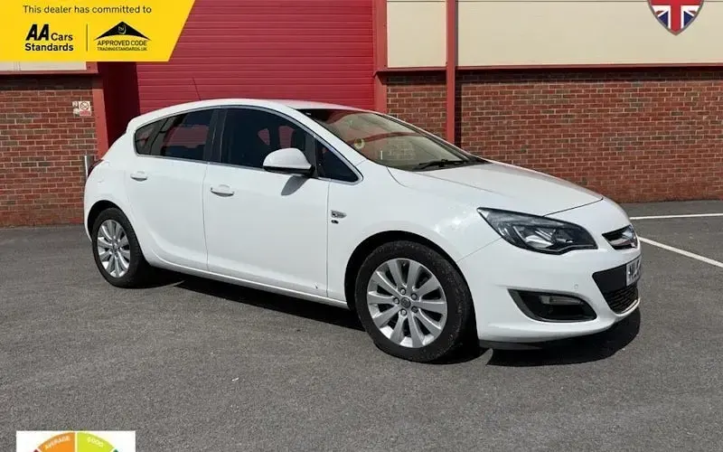 Used Vauxhall Astra Elite 165 HP (121 kW) 2014 Hatchback