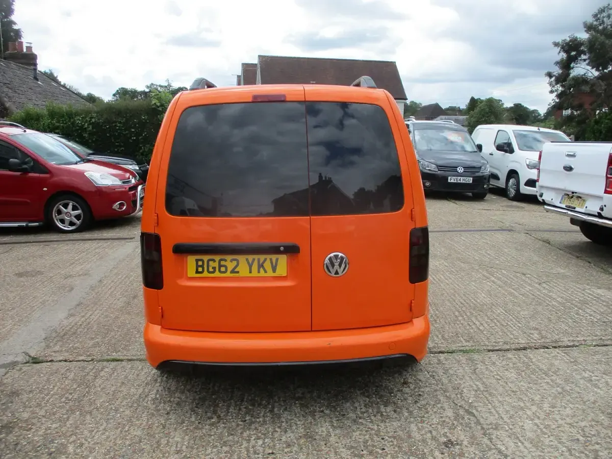 Used VW Caddy 102 HP (75 kW) 2012 Orange MPV