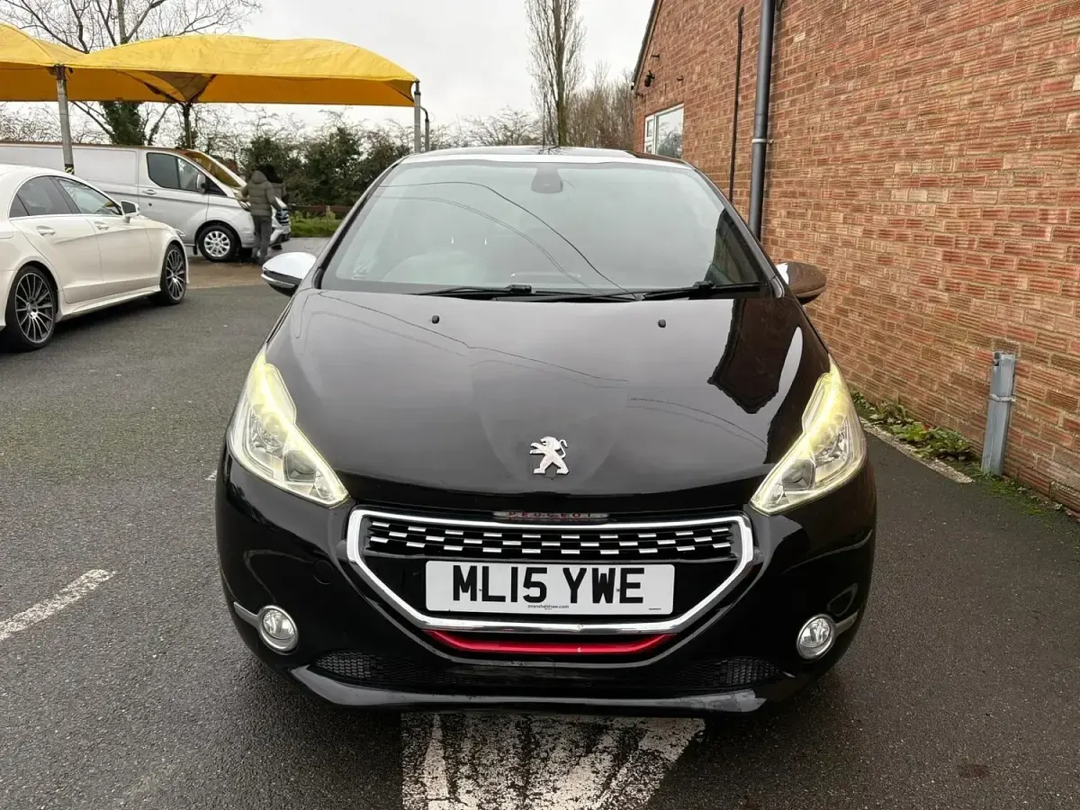 Second-hand Peugeot 208 GTi 2015 Negru Hatchback