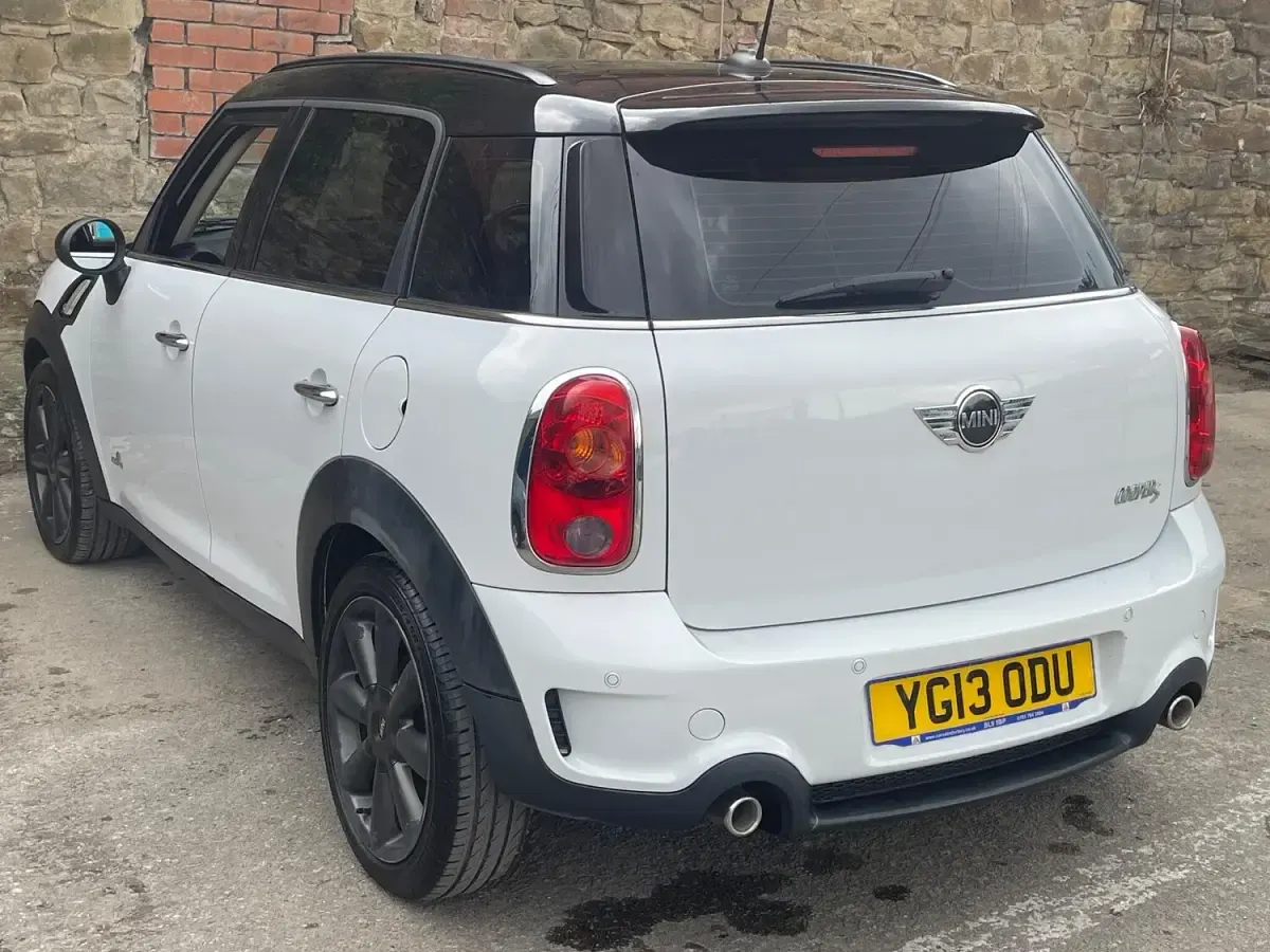 Used Mini Cooper S 2013 White Hatchback