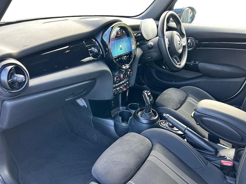 Used Mini Cooper Sport 136 HP (100 kW) 2024 White Hatchback