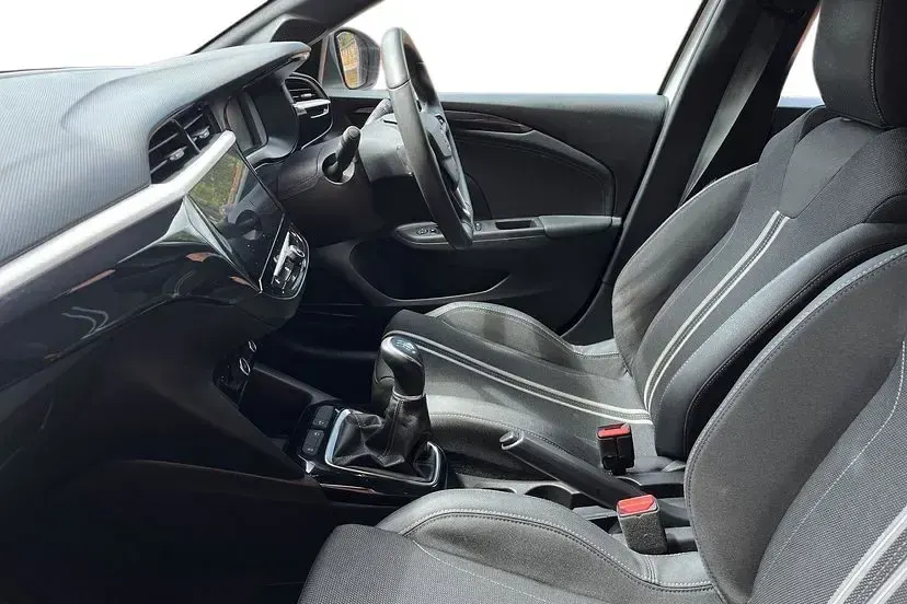 Used Vauxhall Corsa 75 HP (55 kW) 2023 White Hatchback