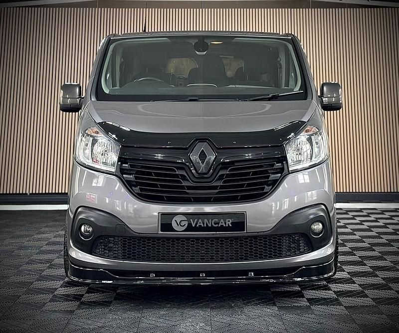 Begagnad Renault Trafic 2017 Grå Minibuss