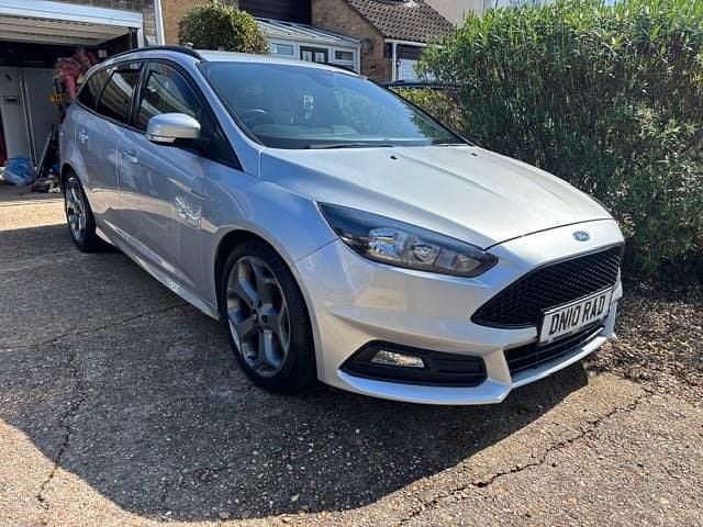 Silver Used 2017 Ford Focus ST Estate | £9,999 (Super price) - Image 1/4
