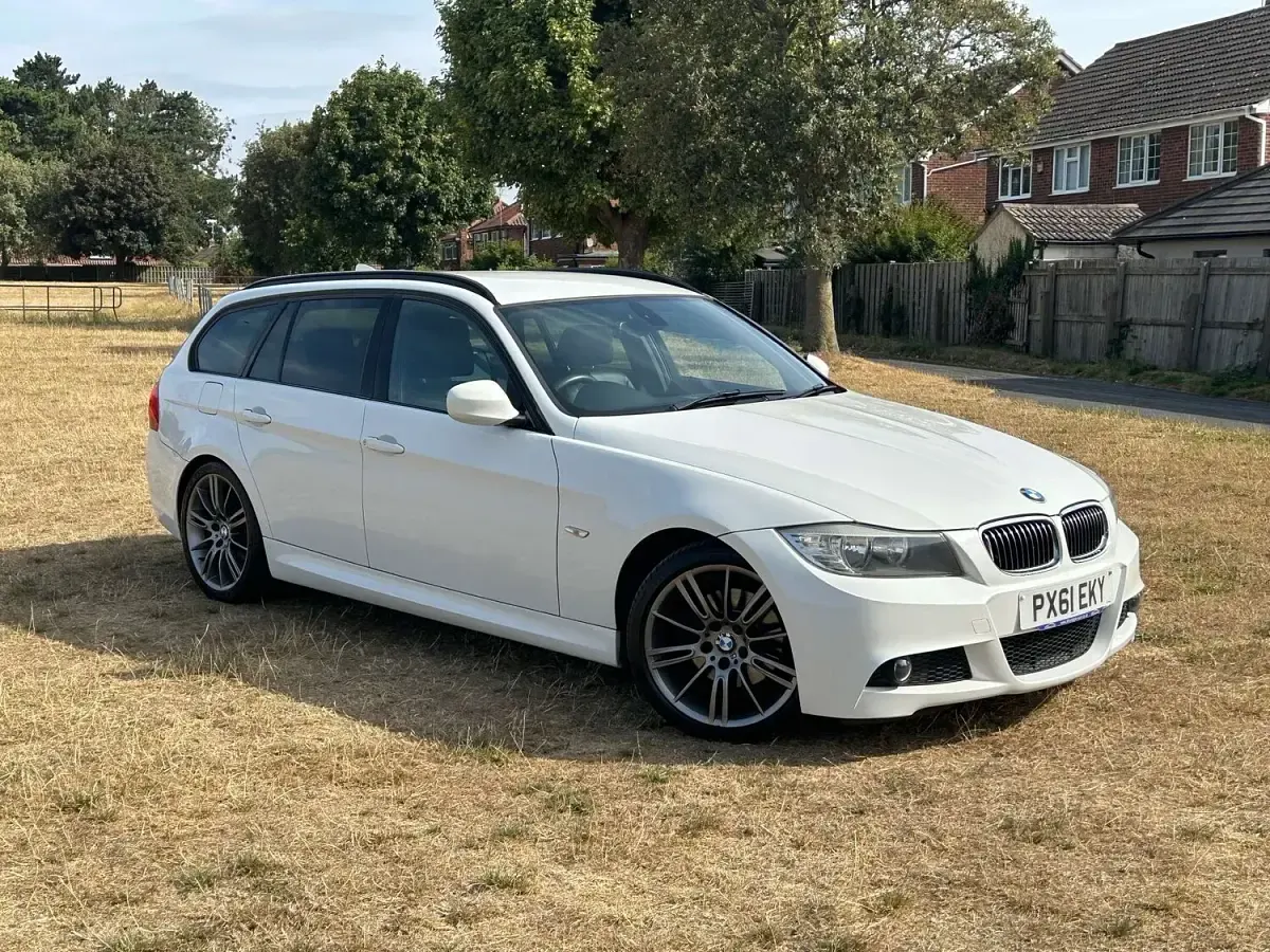 Used BMW 320 Sport Line 2011 White Estate