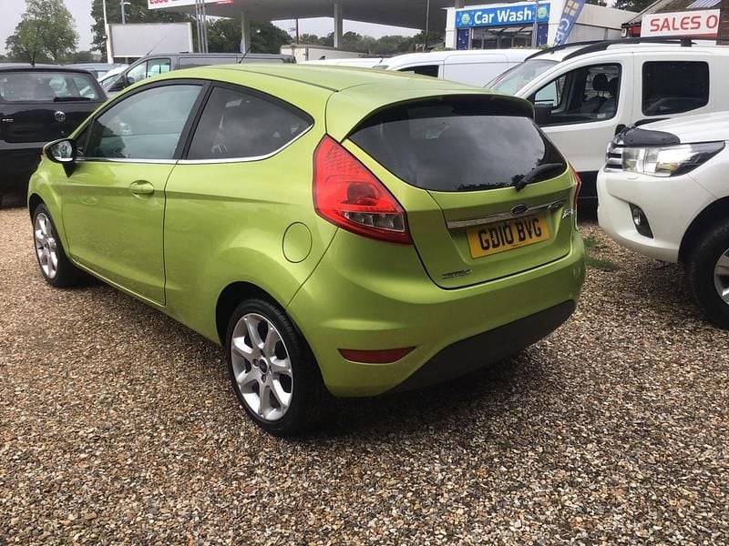 Used Ford Fiesta Zetec 2010 Green Hatchback