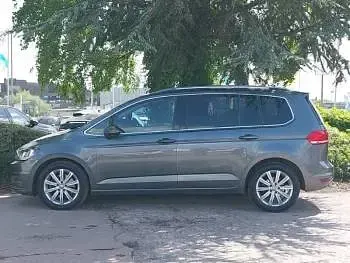 Begagnad VW Touran SEL 2019 Grå Minibuss