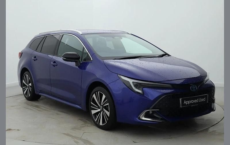 Used Toyota Corolla Design 138 HP (101 kW) 2025 Blue Estate