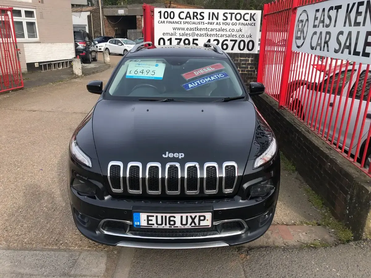 Used Jeep Cherokee Limited 200 HP (147 kW) 2016 Black SUV