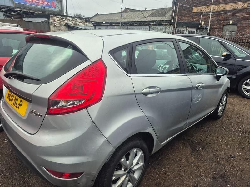 Used Ford Fiesta Zetec 2011 Silver Hatchback