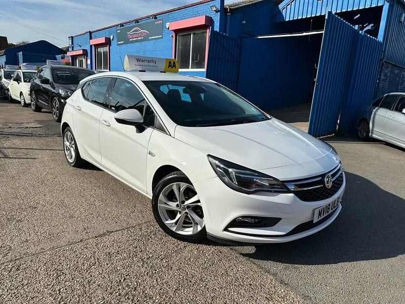 White Used 2018 Vauxhall Astra SRi Hatchback | £5,295 (Fair price) - Image 1/4