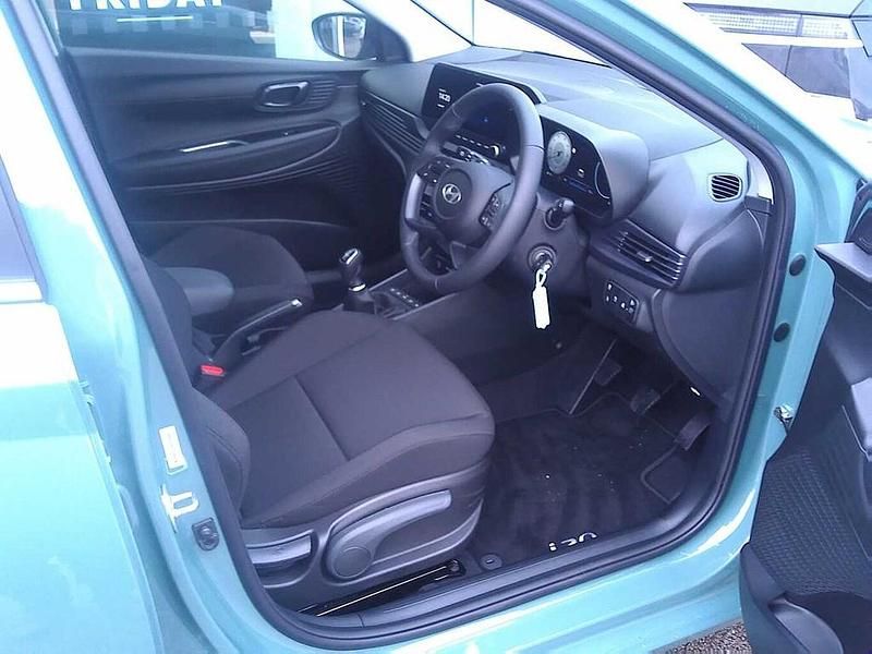 New Hyundai i20 Premium 90 HP (66 kW) 2025 Mangrove green Hatchback