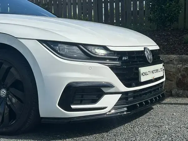 Used VW Arteon R-line 150 HP (110 kW) 2018 White Hatchback