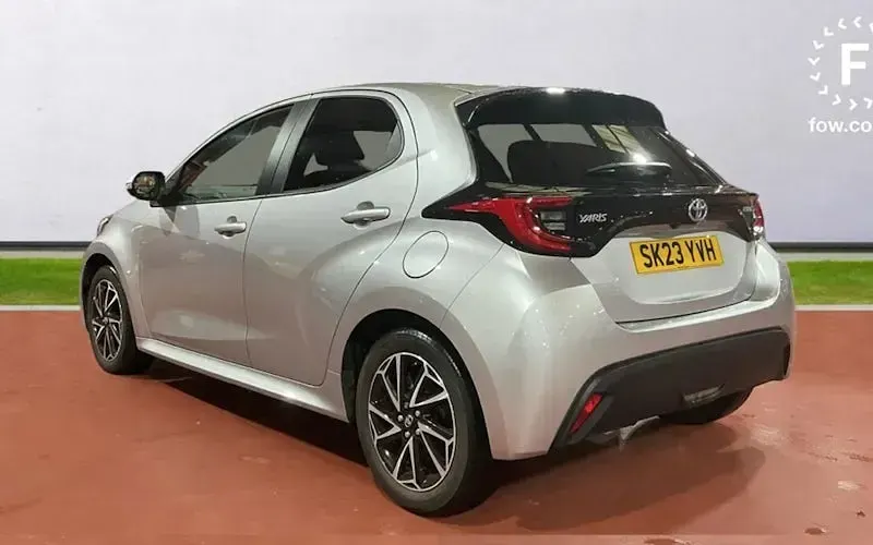 Used Toyota Yaris Design 116 HP (85 kW) 2023 Silver Hatchback