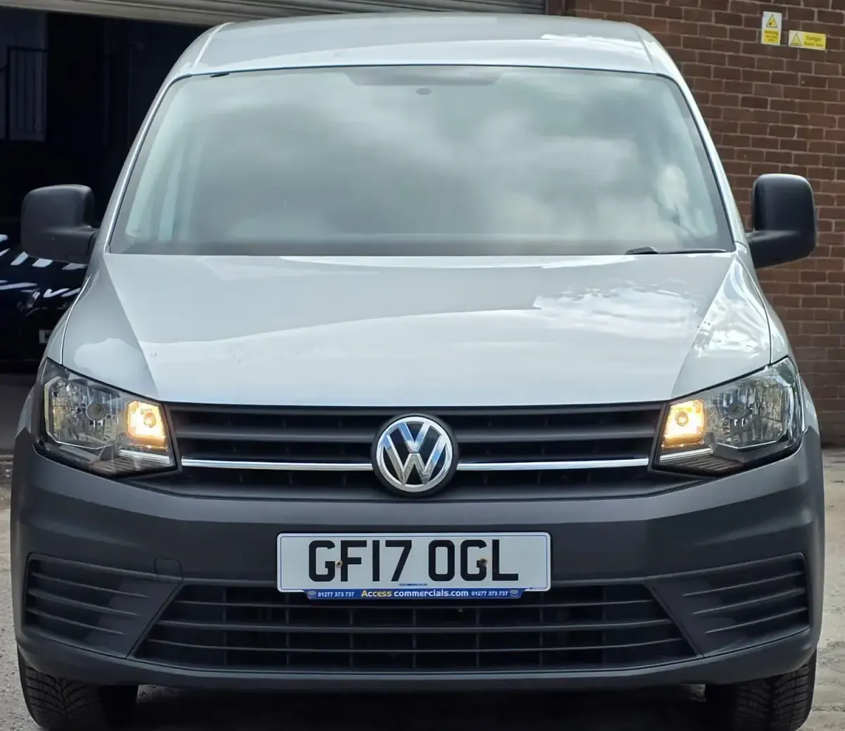Usado VW Caddy Startline 102 CV (75 kW) 2017 Plateado Monovolumen