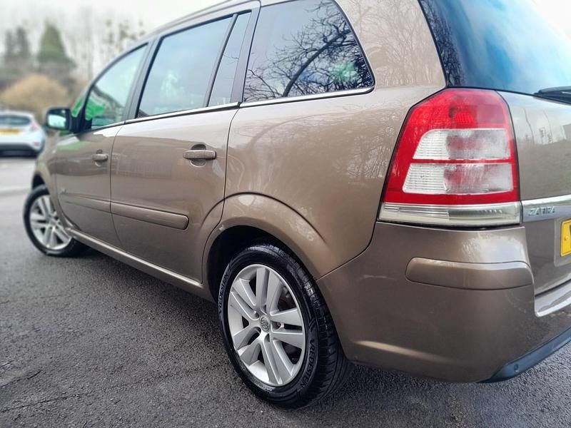 Used Vauxhall Zafira Design Edition 2014 Brown MPV