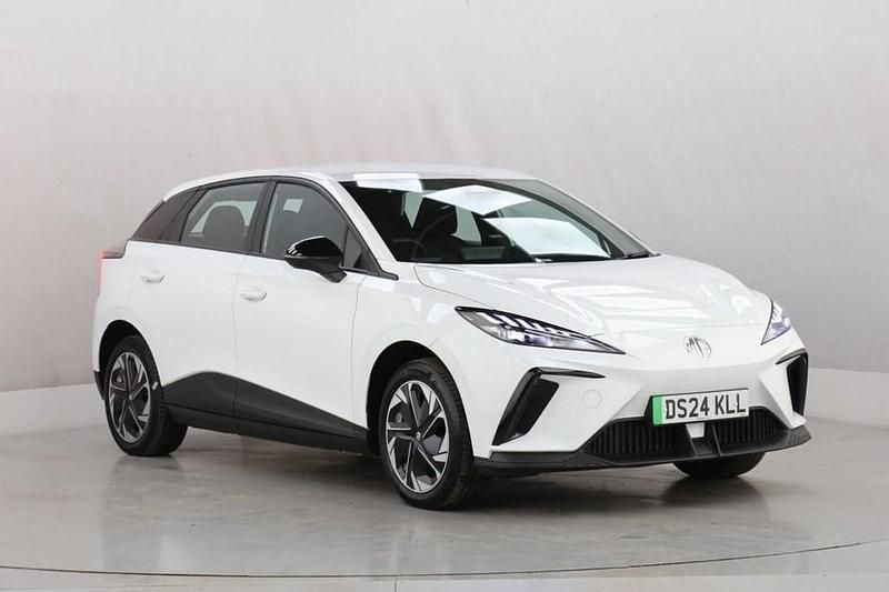 Used MG MG4 EV SE 149 kW (203 HP) 2024 White Hatchback