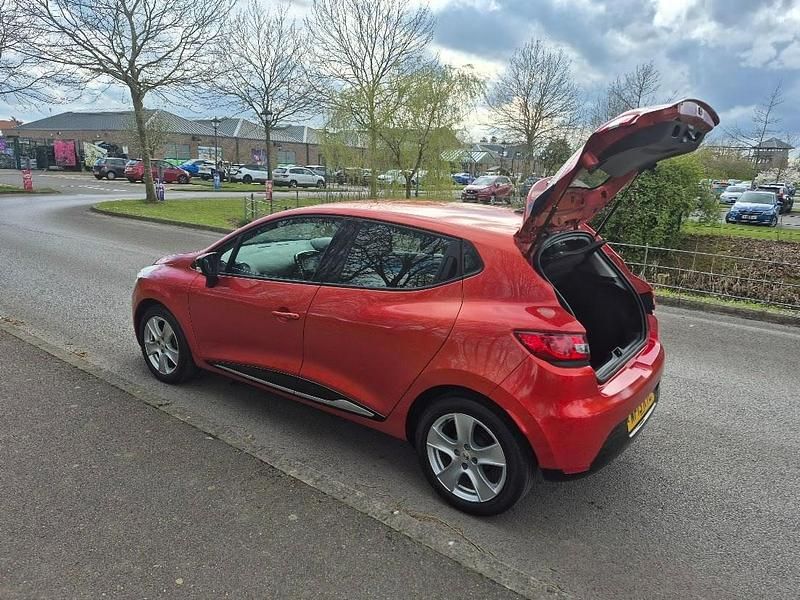 Used Renault Clio IV Dynamique 75 HP (55 kW) 2013 Red Hatchback