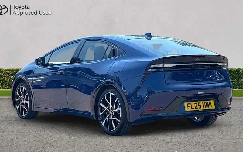 Used Toyota Prius 223 HP (164 kW) 2025 Blue Hatchback