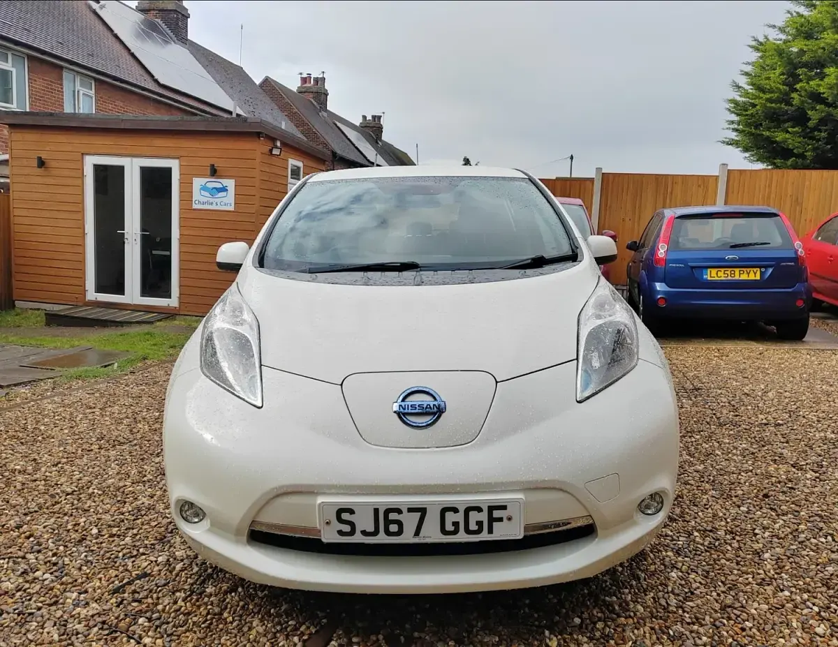 Used Nissan Leaf Acenta 80 kW (109 HP) 2017 White Hatchback